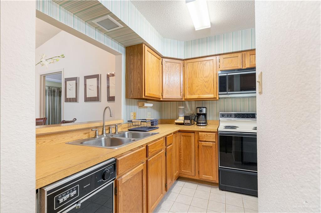 Photo 6 of 4116 Camellia Court