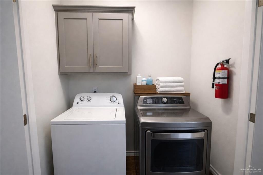 Photo 5 of 3907 Tinsley Avenue
