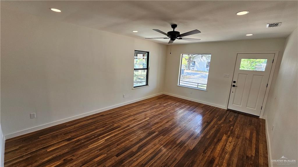 Photo 3 of 1313 Quince Avenue