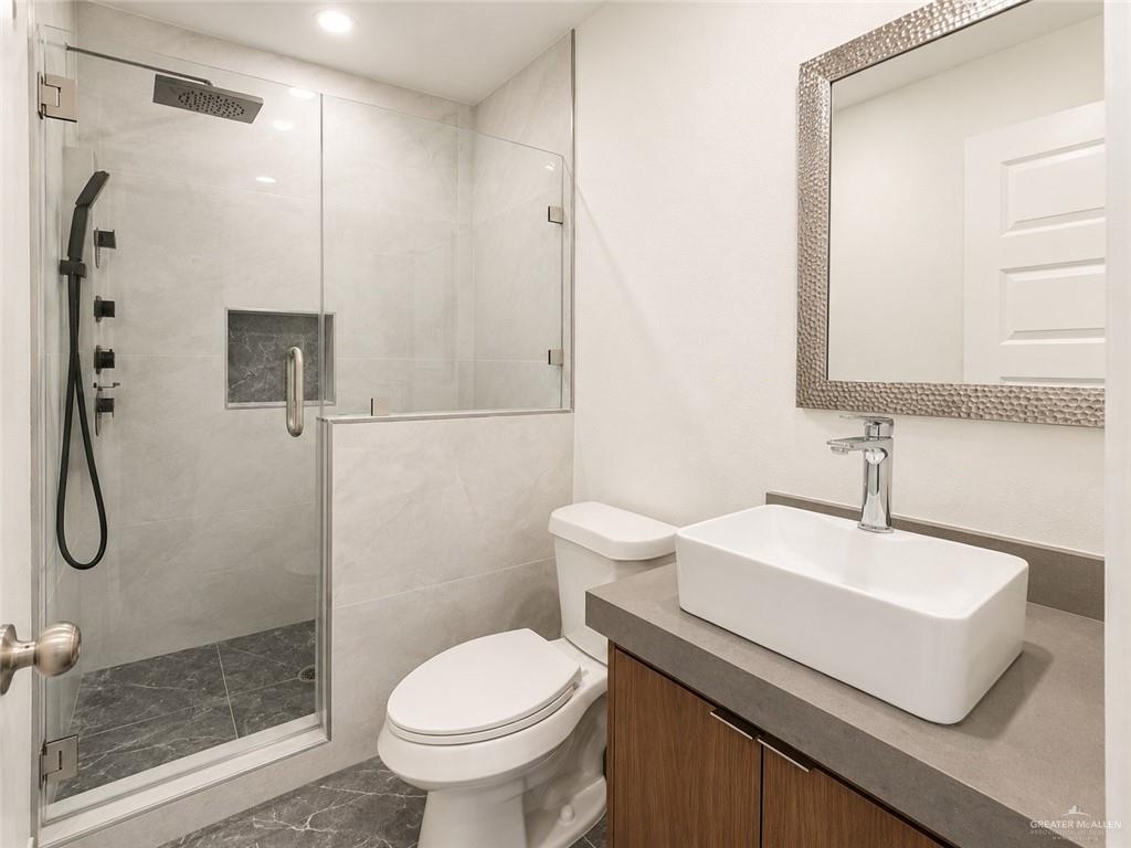 Photo 11 of 313 Valencia Drive