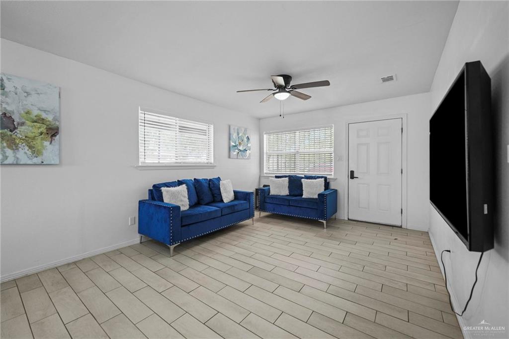 Photo 5 of 924 Garner Street