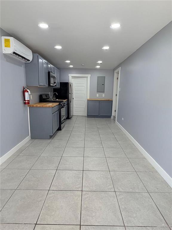 Photo 2 of 1714 Jasmine Avenue #2