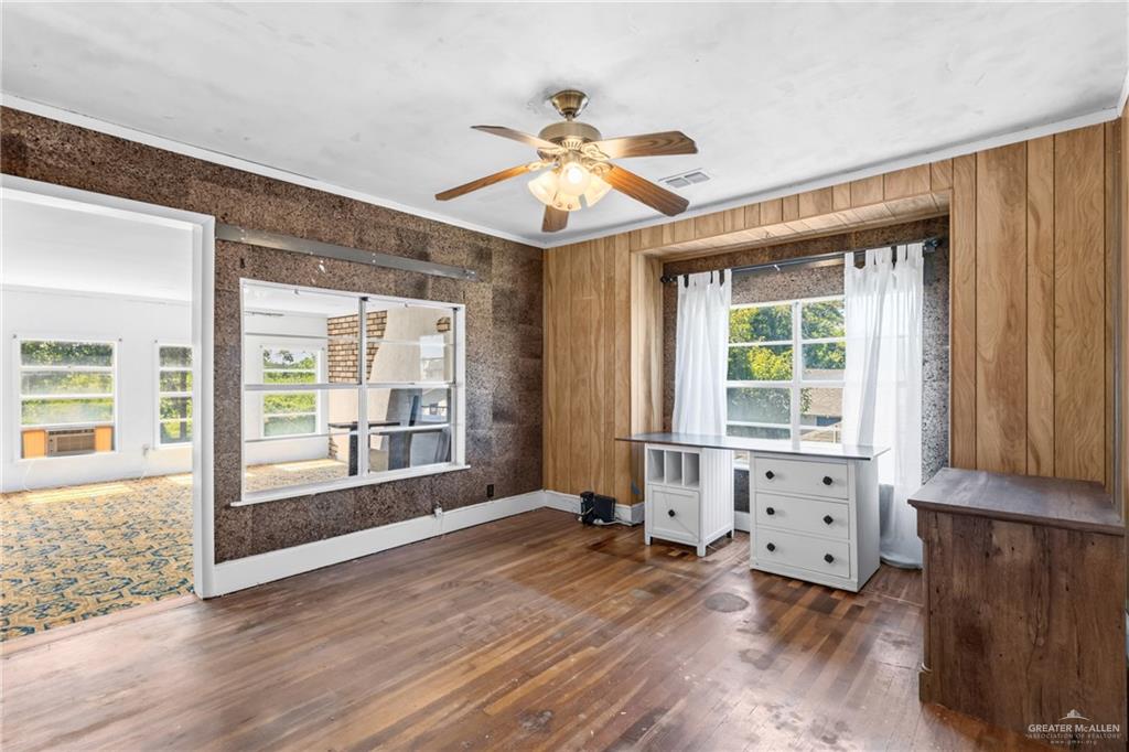 Photo 11 of 742 Palm Heights Street