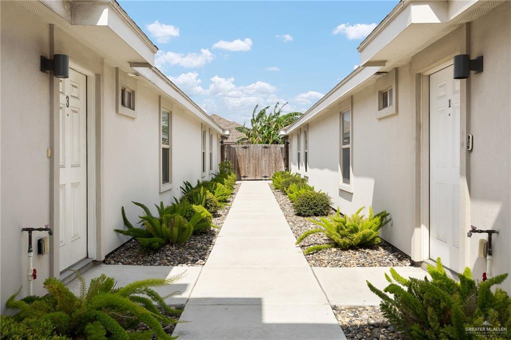 Photo 2 of 1409 Alta Vista Drive