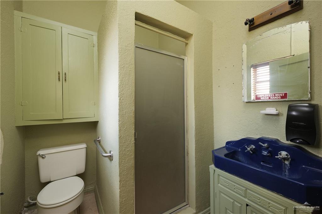 Photo 15 of 115 Britton Avenue