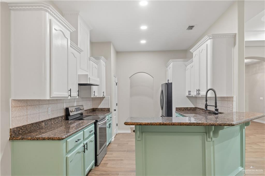 Photo 3 of 3412 Kilgore Avenue