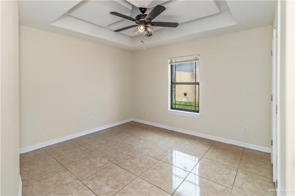 Photo 10 of 1332 Royal Palm Street