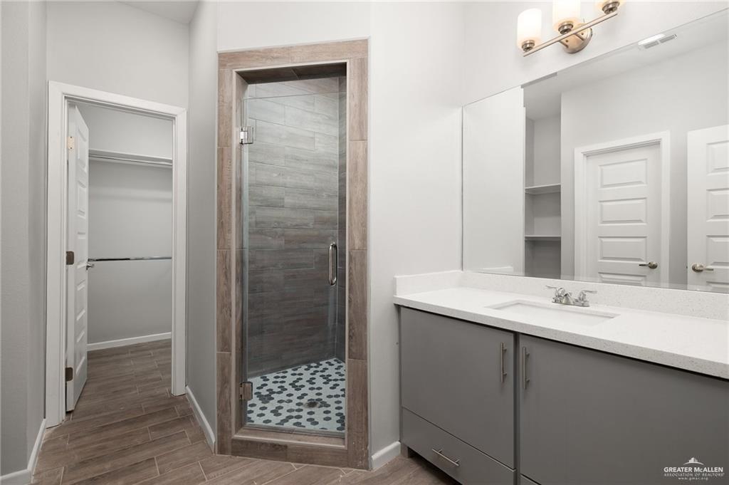 Photo 14 of 1601 Hyatt Avenue #14