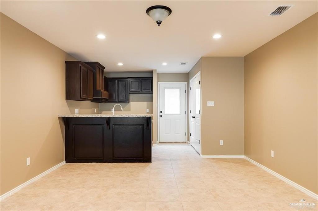 Photo 6 of 3003 Linda Vista Street #2