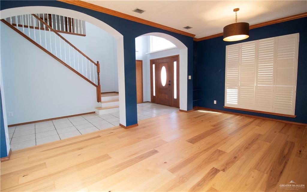 Photo 6 of 2105 Emory Avenue