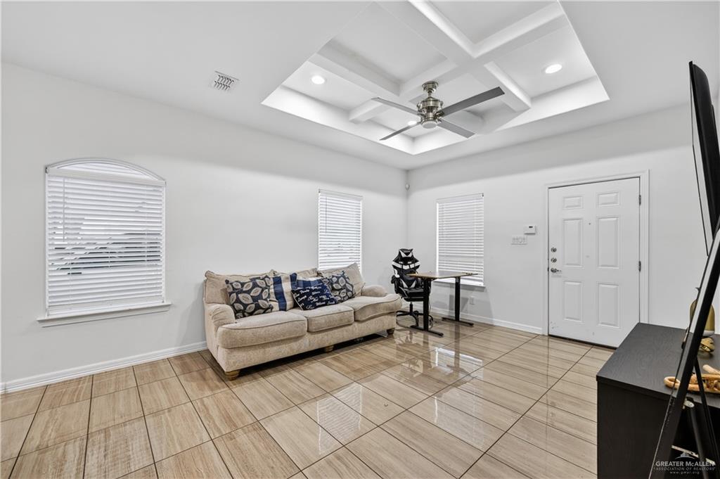 Photo 6 of 822 Clarence Avenue
