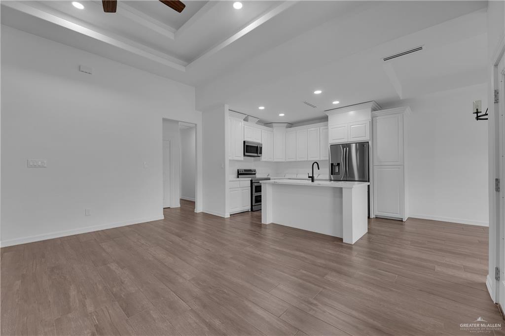Photo 4 of 4000 Hackberry Avenue