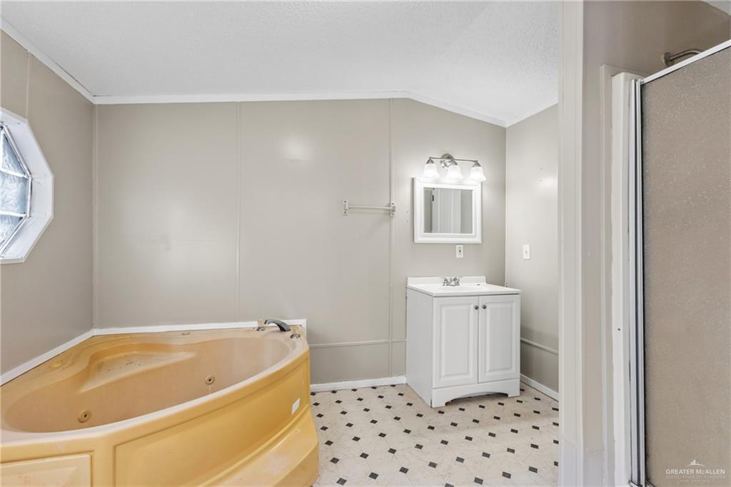 Photo 11 of 2408 Verbena Avenue