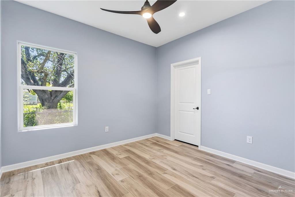 Photo 6 of 405 Huisache Street