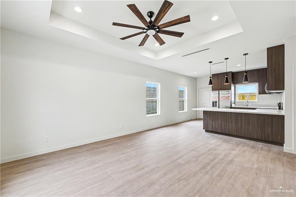 Photo 3 of 5800 Ozark Avenue #3