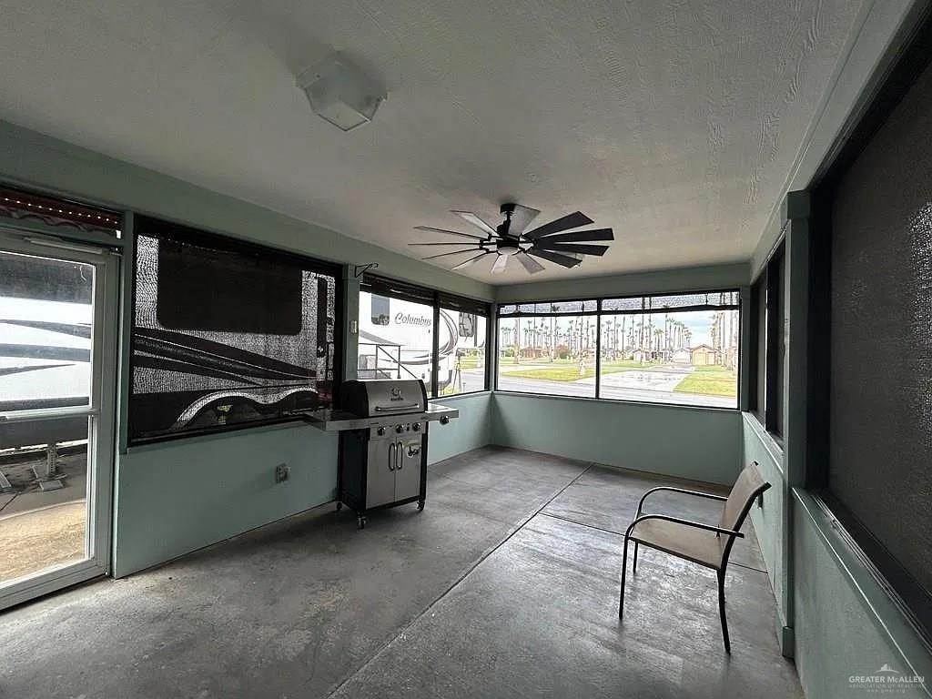 Photo 12 of 2101 Cortez West Avenue