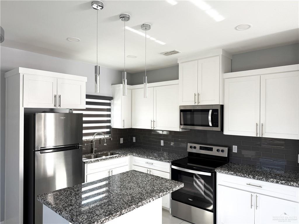 Photo 6 of 1602 Angelina Drive #2