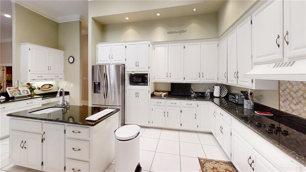 Photo 9 of 2404 Durango Drive