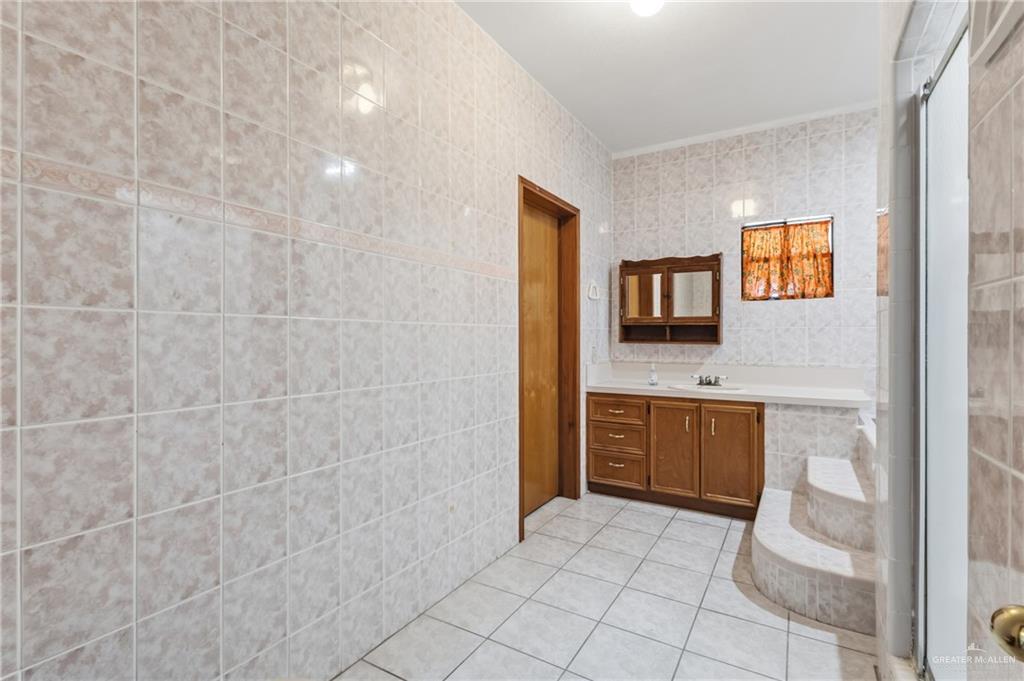 Photo 11 of 2729 Jackson Road