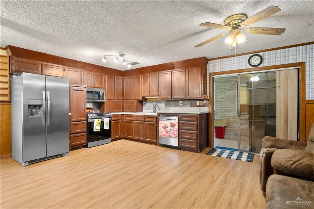 Photo 4 of 1317 Texas Avenue