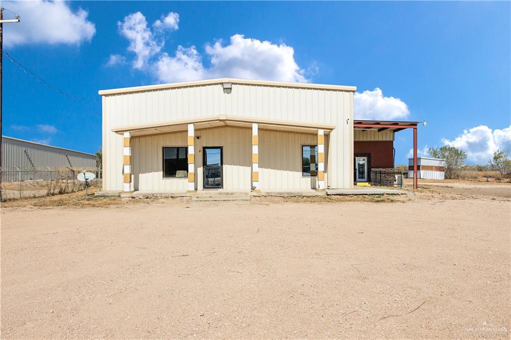 Commercial home at 307 Expressway 83, Sullivan City, Texas