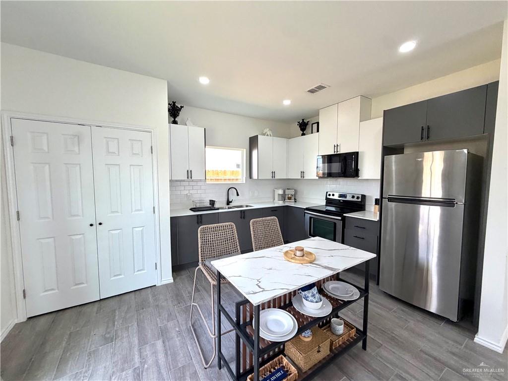 Photo 4 of 1521 Karen Drive #C