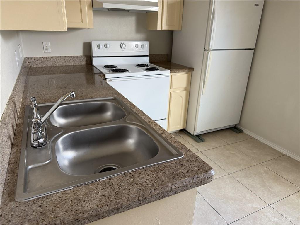 Photo 7 of 401 Rockport Street