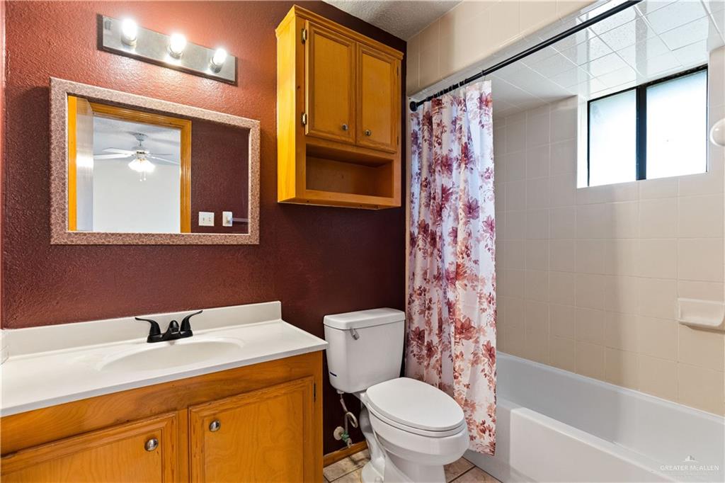 Photo 11 of 1303 Camelia Avenue