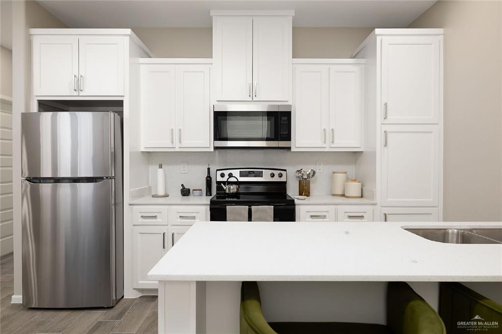 Photo 3 of 2805 Harrison Avenue #2