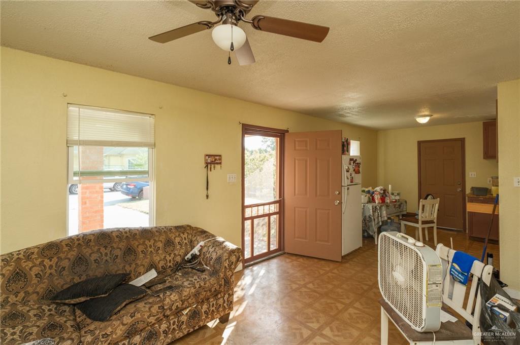 Photo 3 of 2033 Johnson Street
