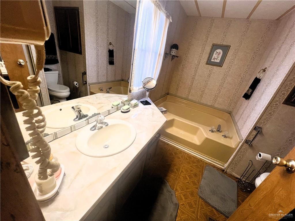 Photo 8 of 2801 Montgomery Drive