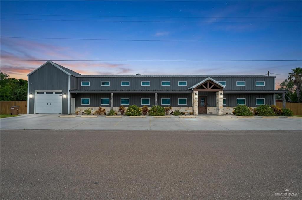Photo 1 of 1303 Silver Avenue, Donna