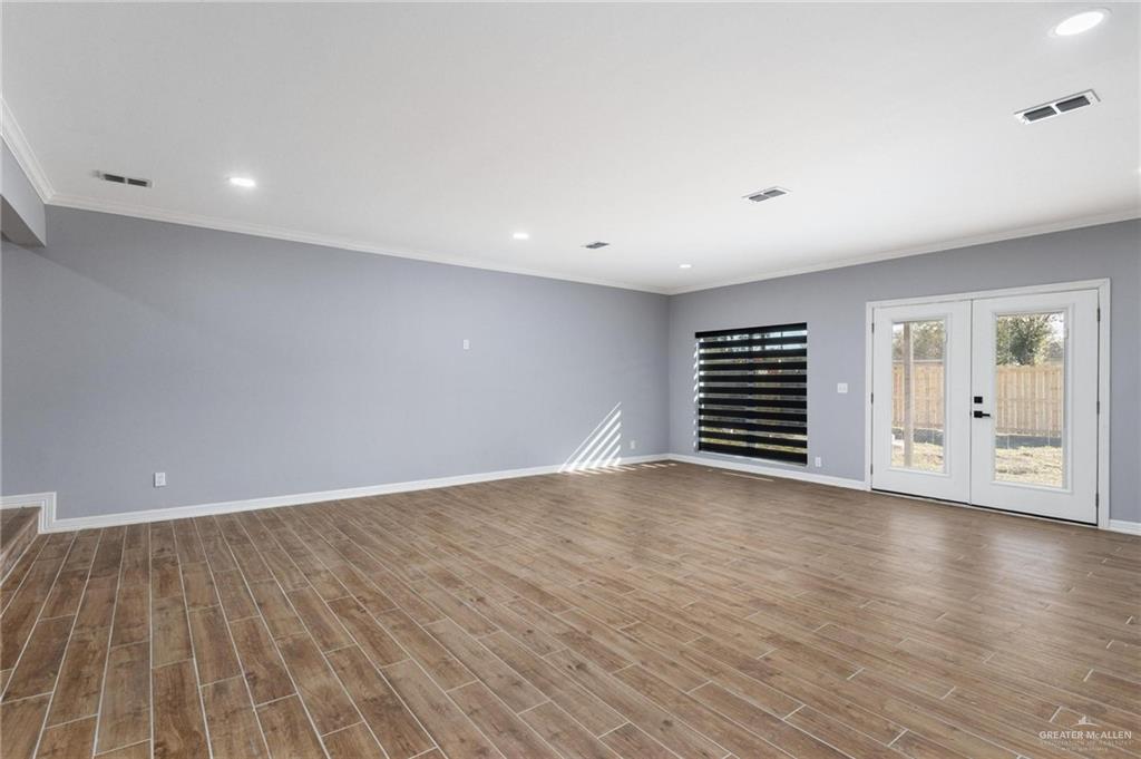 Photo 6 of 829 White Avenue