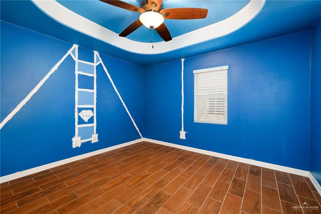 Photo 10 of 433 Bowie Street