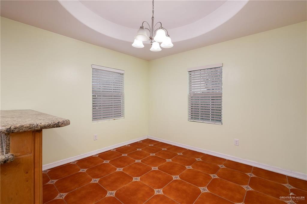 Photo 6 of 433 Bowie Street