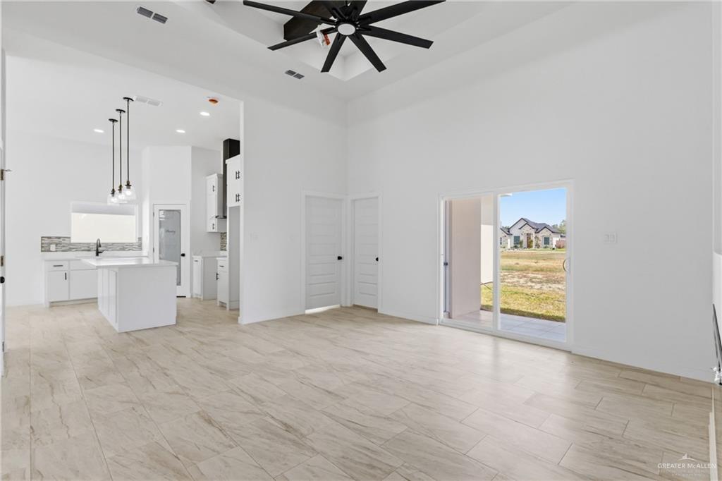 Photo 4 of 1301 Evergreen Avenue