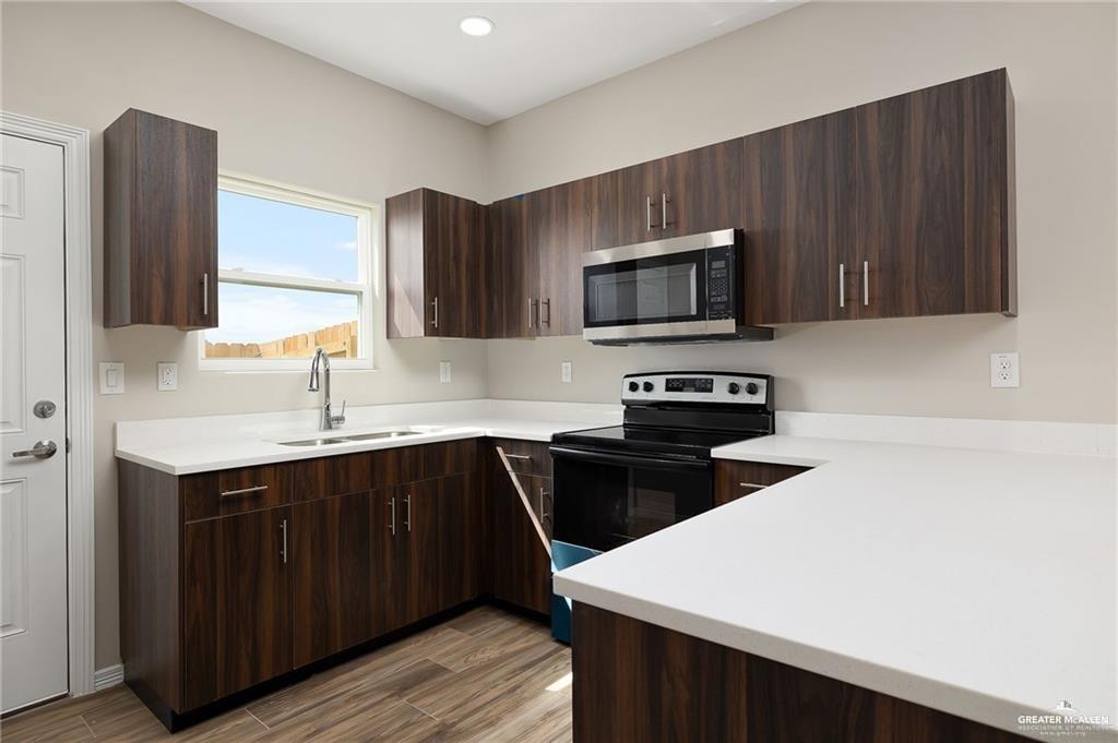 Photo 10 of 4220 Walnut Street #4