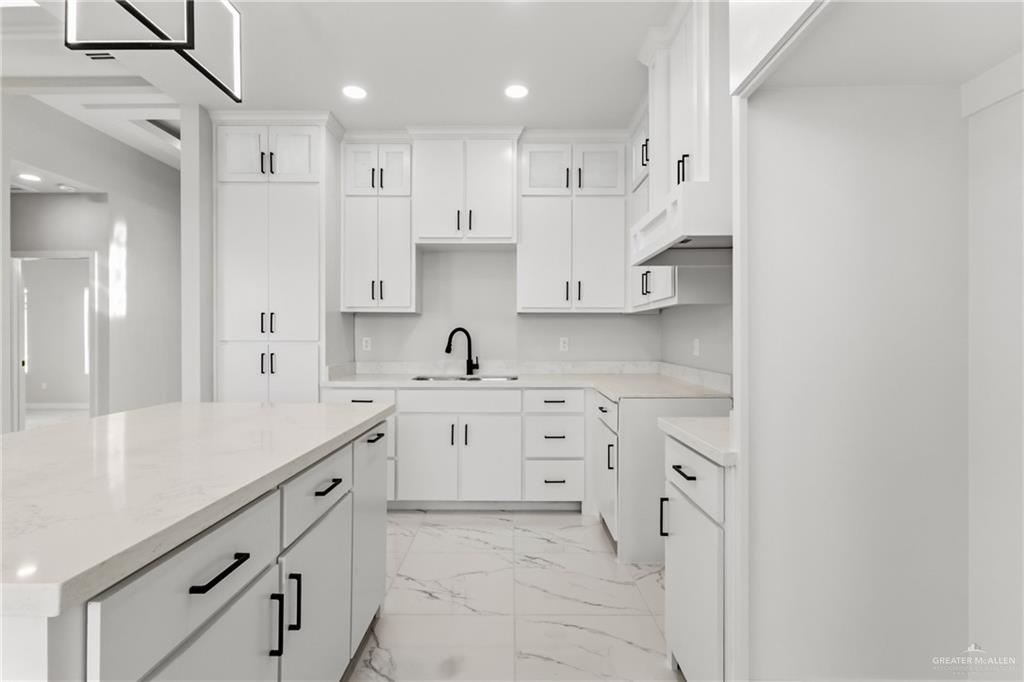 Photo 9 of 308 Valencia Drive