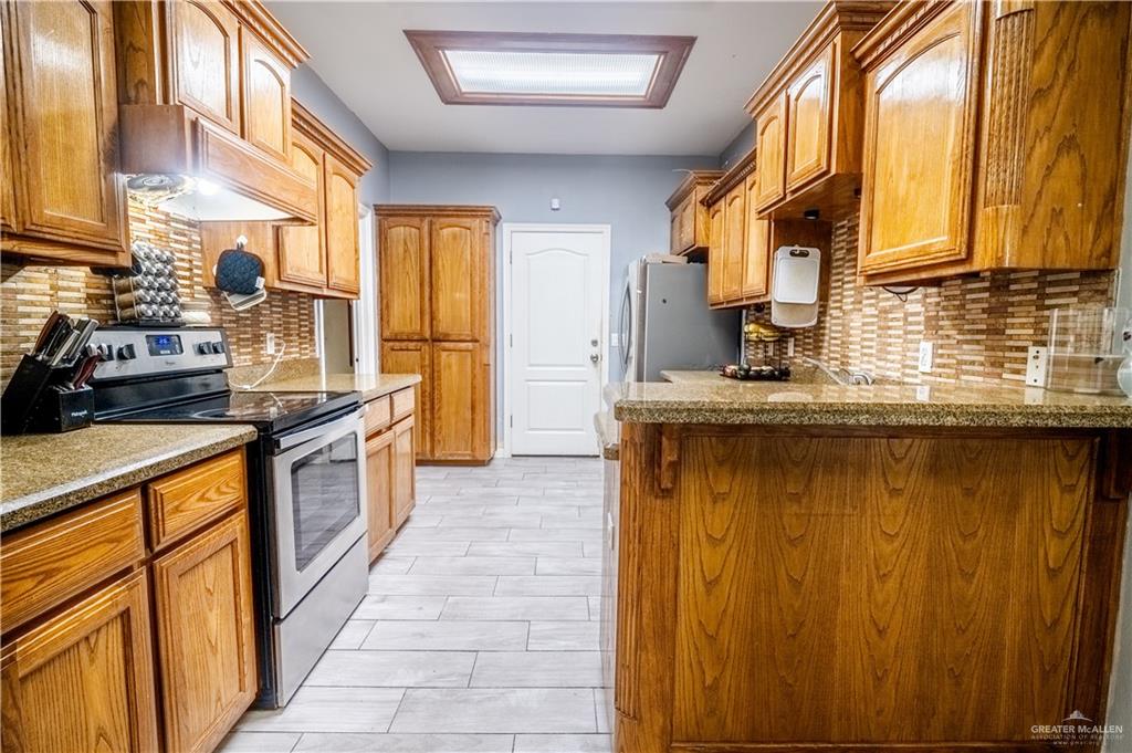 Photo 13 of 704 Oliverio Avenue