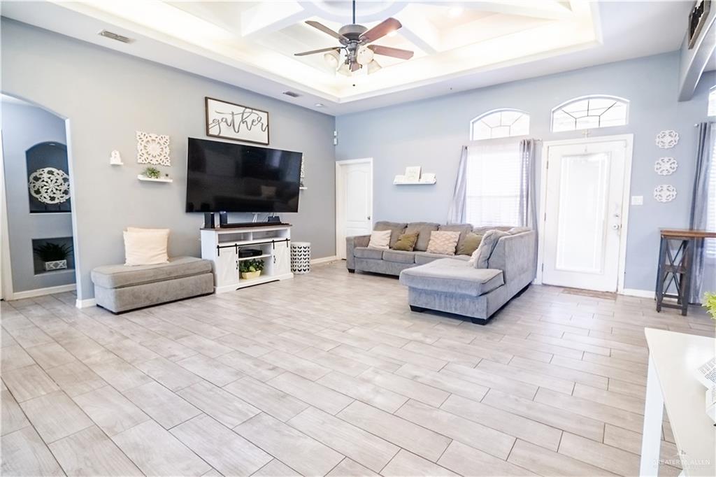Photo 4 of 704 Oliverio Avenue