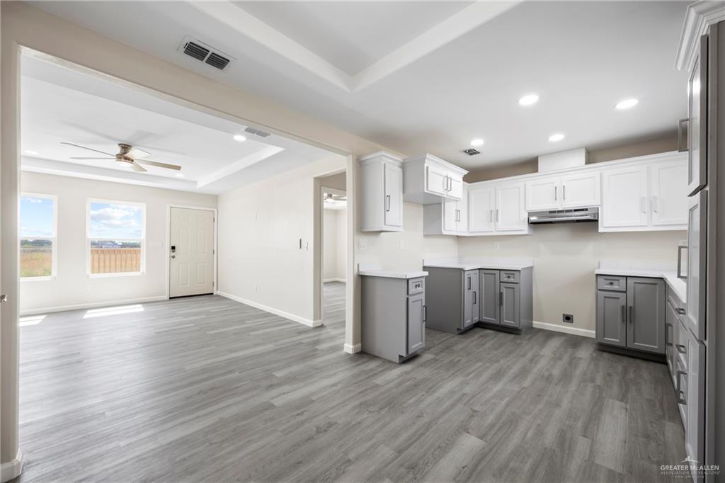 Photo 7 of 1417 Mariposa Drive