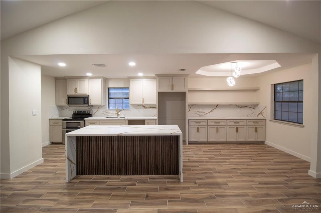 Photo 6 of 1615 Gloria Ann Drive