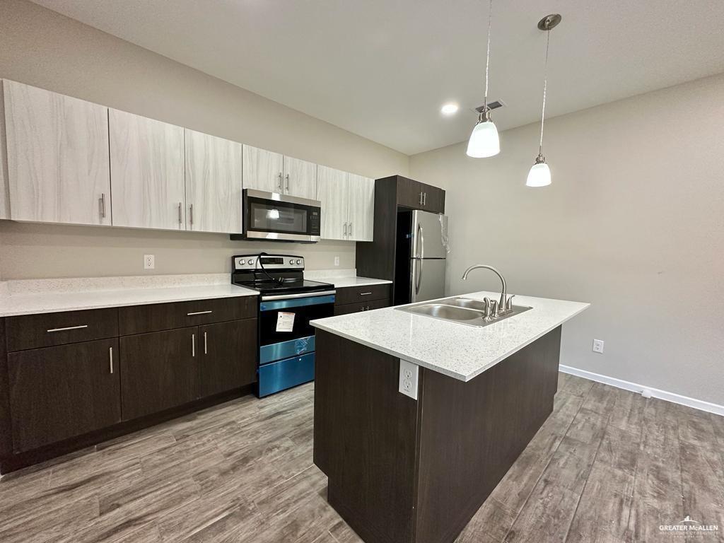 Photo 8 of 902 Starr Street