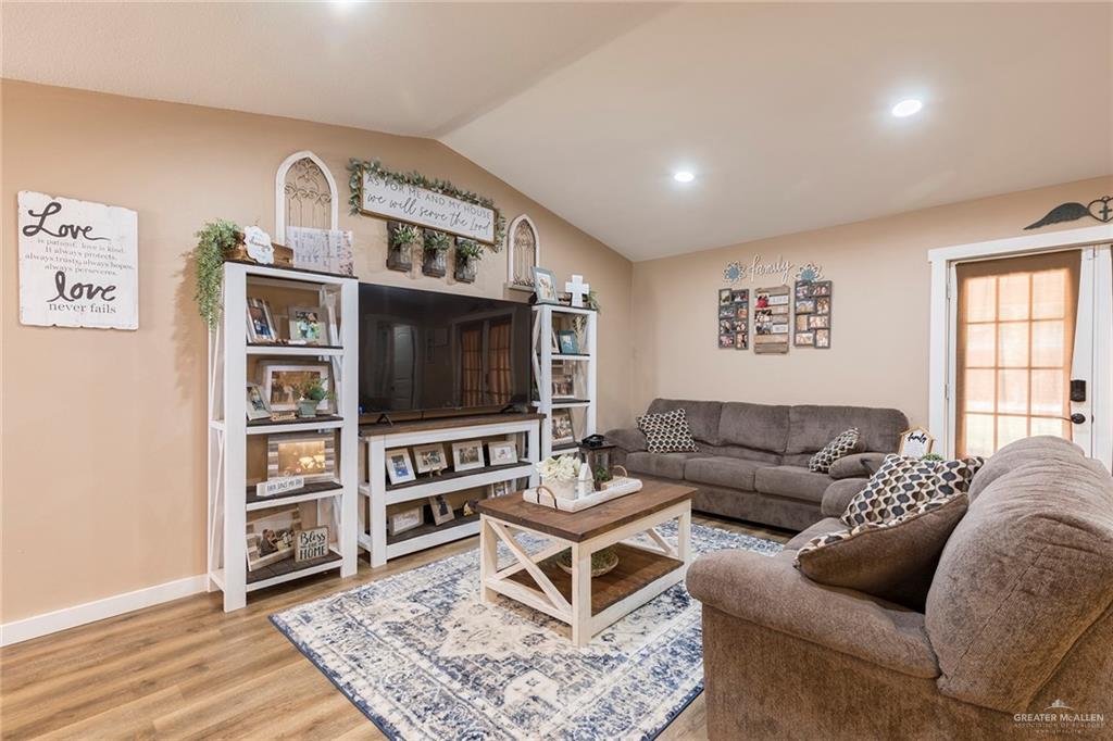 Photo 7 of 1609 Robin Avenue