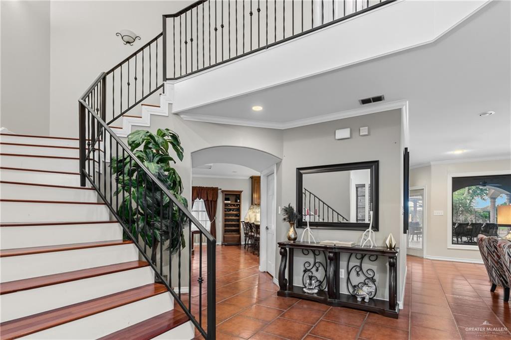 Photo 10 of 1508 Thornwood Drive