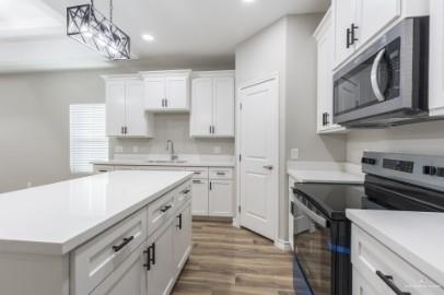 Photo 3 of 820 Cedar Avenue #306