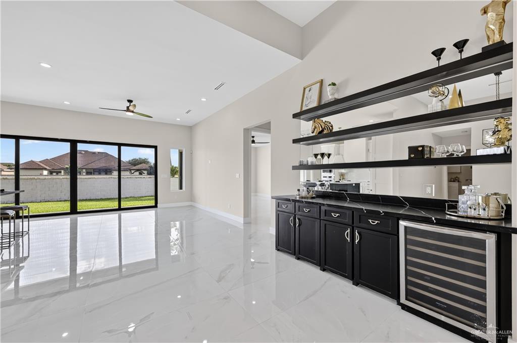 Photo 9 of 3421 Vendome Drive