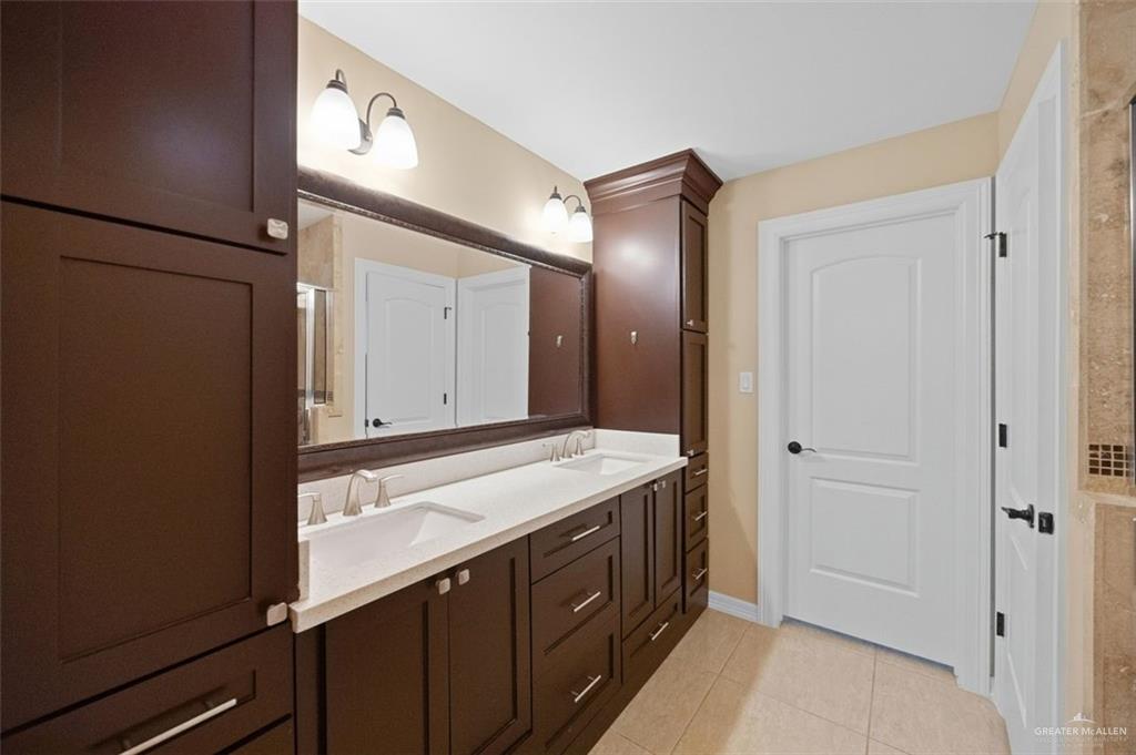 Photo 11 of 608 Biyaneta Avenue
