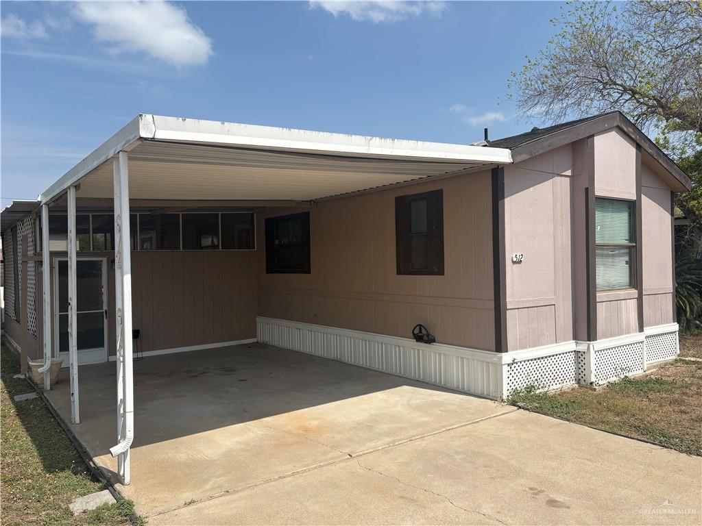 Photo 3 of 512 Citrus Circle