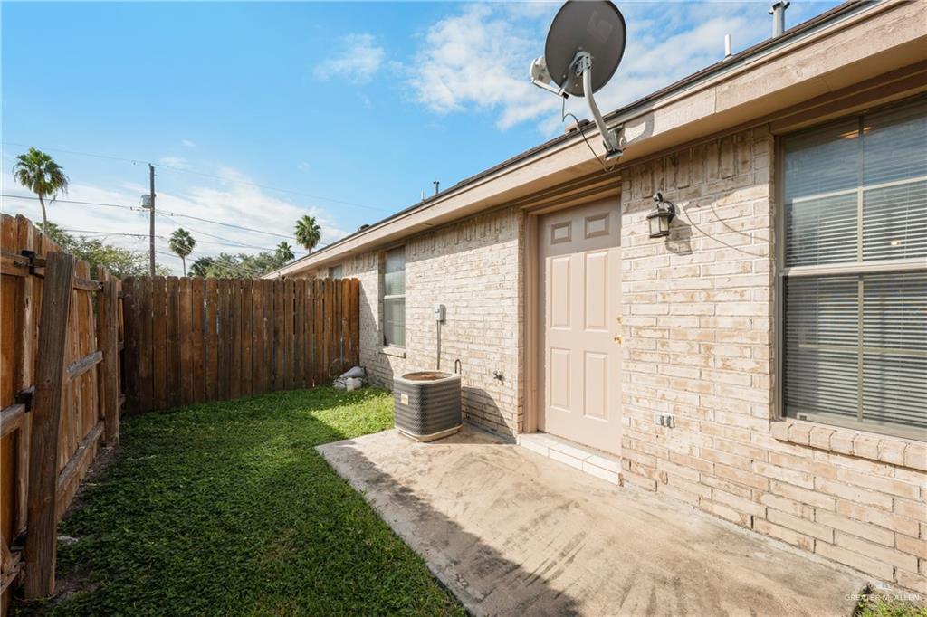 Photo 13 of 129 Delma Street #A